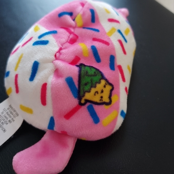 Cats VS Pickles Pawberry Twist Cat Small Beanbag Plush White/Pink - Picture 3 of 7